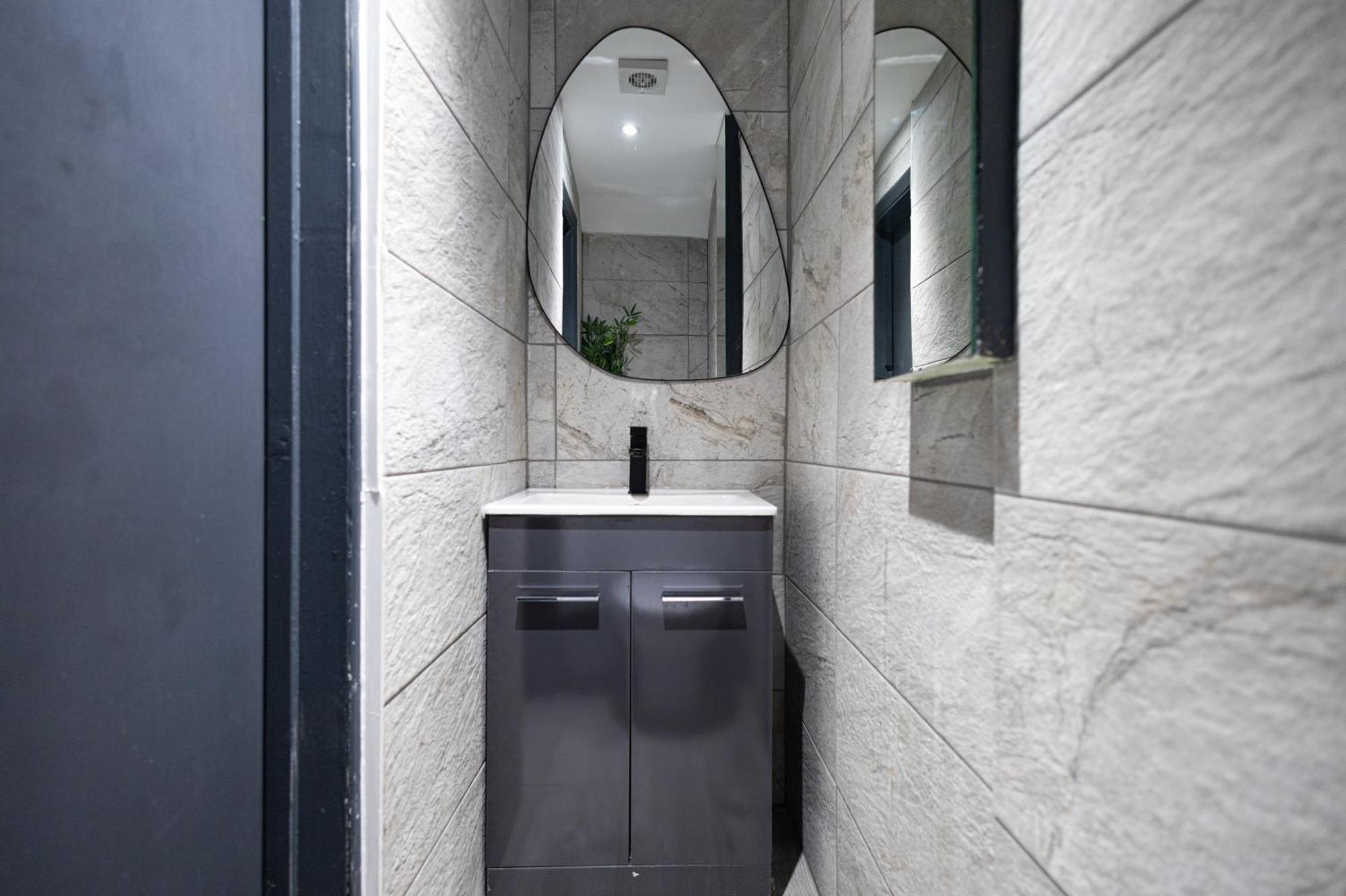 Elegant 1Bedroom Flat With Jacuzzi In A Prime Location London Exterior photo